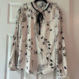 WHBM size 2 satin floral white